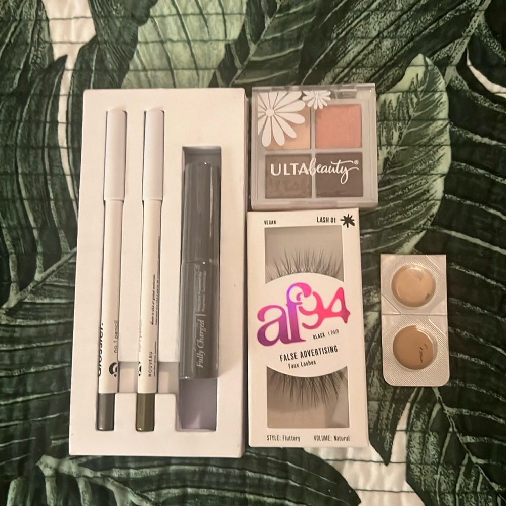 Eye sample! Glossier, PUR, Prada, Ulta, af94 vegan lashes